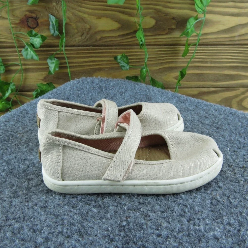 Toms girls mary